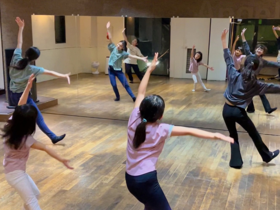 トゥモローダンス